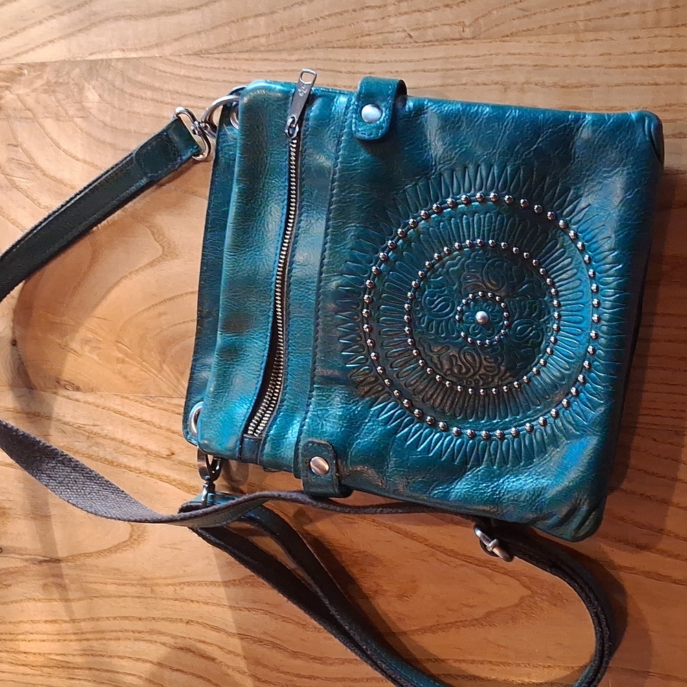 Patricia Nash Francesca Leather Crossbody In Blue Coral. 
100% full-grain leathe
